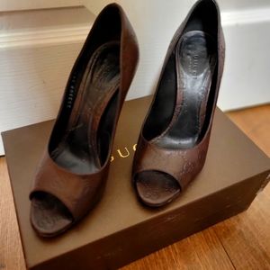 Brown Signature Peep Toe Gucci Heels
